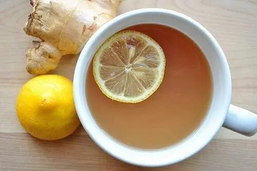 té de jengibre y limón